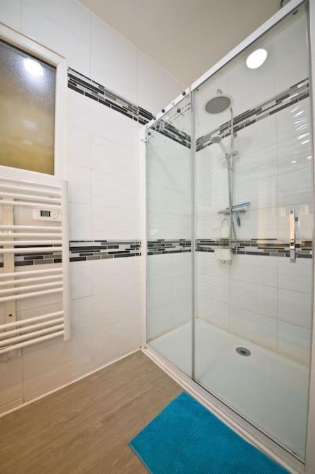 Gite 65 M2 200 M Gare T-G-V 400 M Centre-Ville Grand Parking 250 Places Gratuit Face Au Logement アラス エクステリア 写真