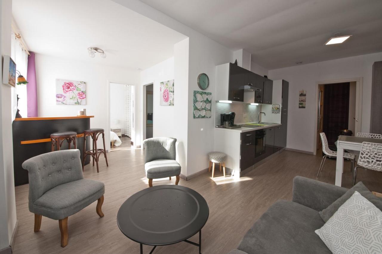 Gite 65 M2 200 M Gare T-G-V 400 M Centre-Ville Grand Parking 250 Places Gratuit Face Au Logement アラス エクステリア 写真